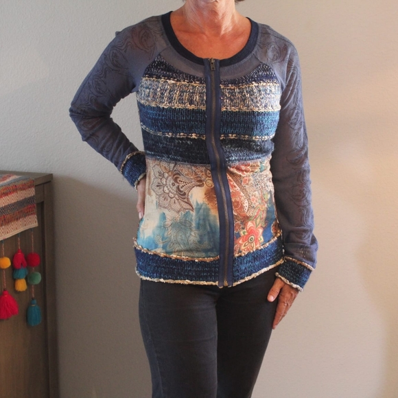 Mixed Fabric Sweater with front zip - Picture 2 of 13